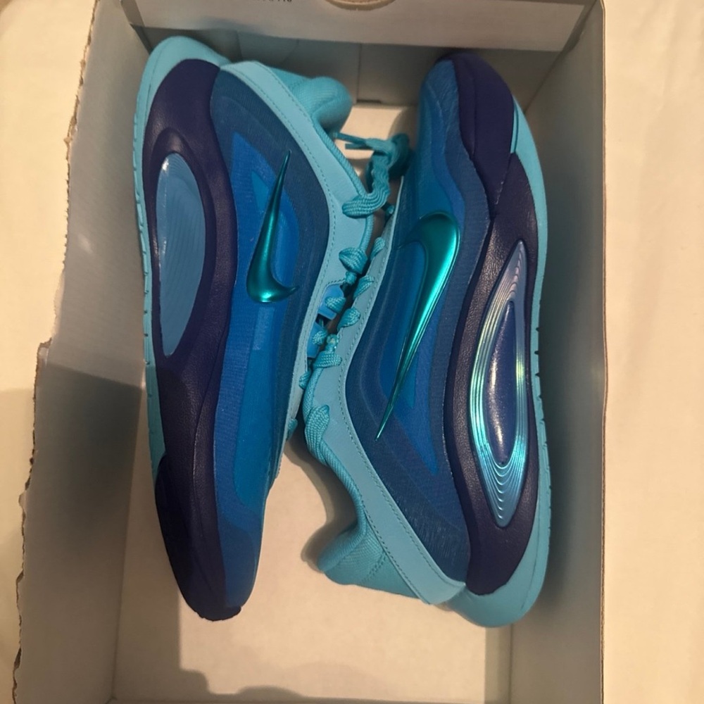 NIKE WOMEN’S A’JA WILSON A’ONE “INDIGO GIRL” BASKETBALL SHOE IN BLUE  FURY COLOR